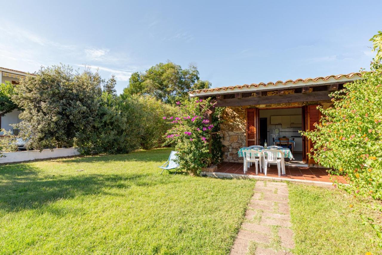 Appartamento Trilocale Le Canne 6 Posti Letto Con Giardino Сан Теодоро Екстериор снимка