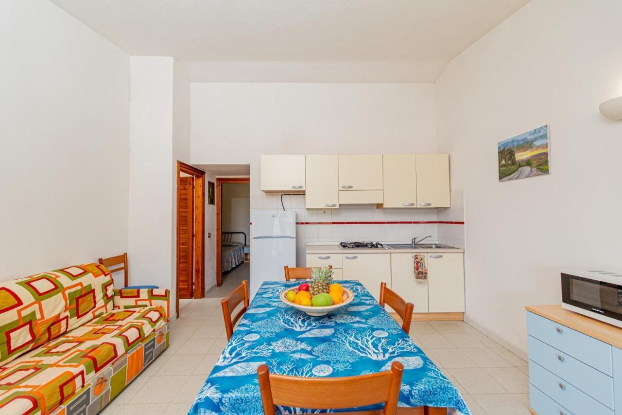 Appartamento Trilocale Le Canne 6 Posti Letto Con Giardino Сан Теодоро Екстериор снимка