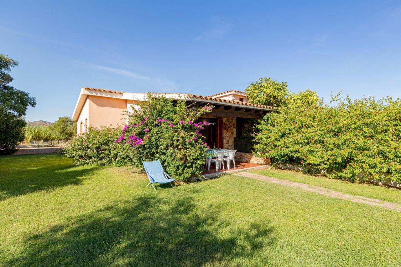 Appartamento Trilocale Le Canne 6 Posti Letto Con Giardino Сан Теодоро Екстериор снимка