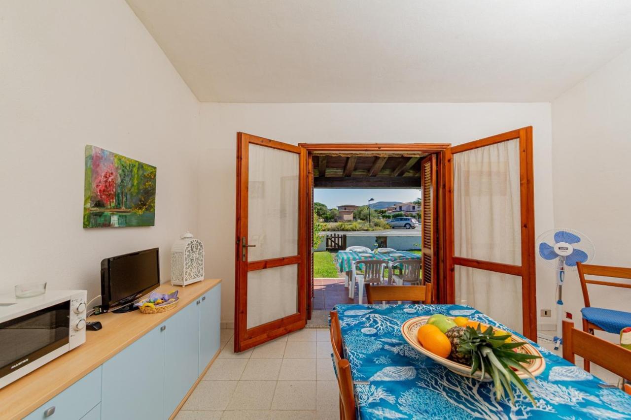 Appartamento Trilocale Le Canne 6 Posti Letto Con Giardino Сан Теодоро Екстериор снимка