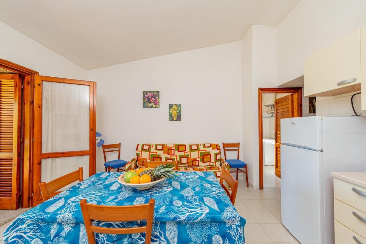 Appartamento Trilocale Le Canne 6 Posti Letto Con Giardino Сан Теодоро Екстериор снимка
